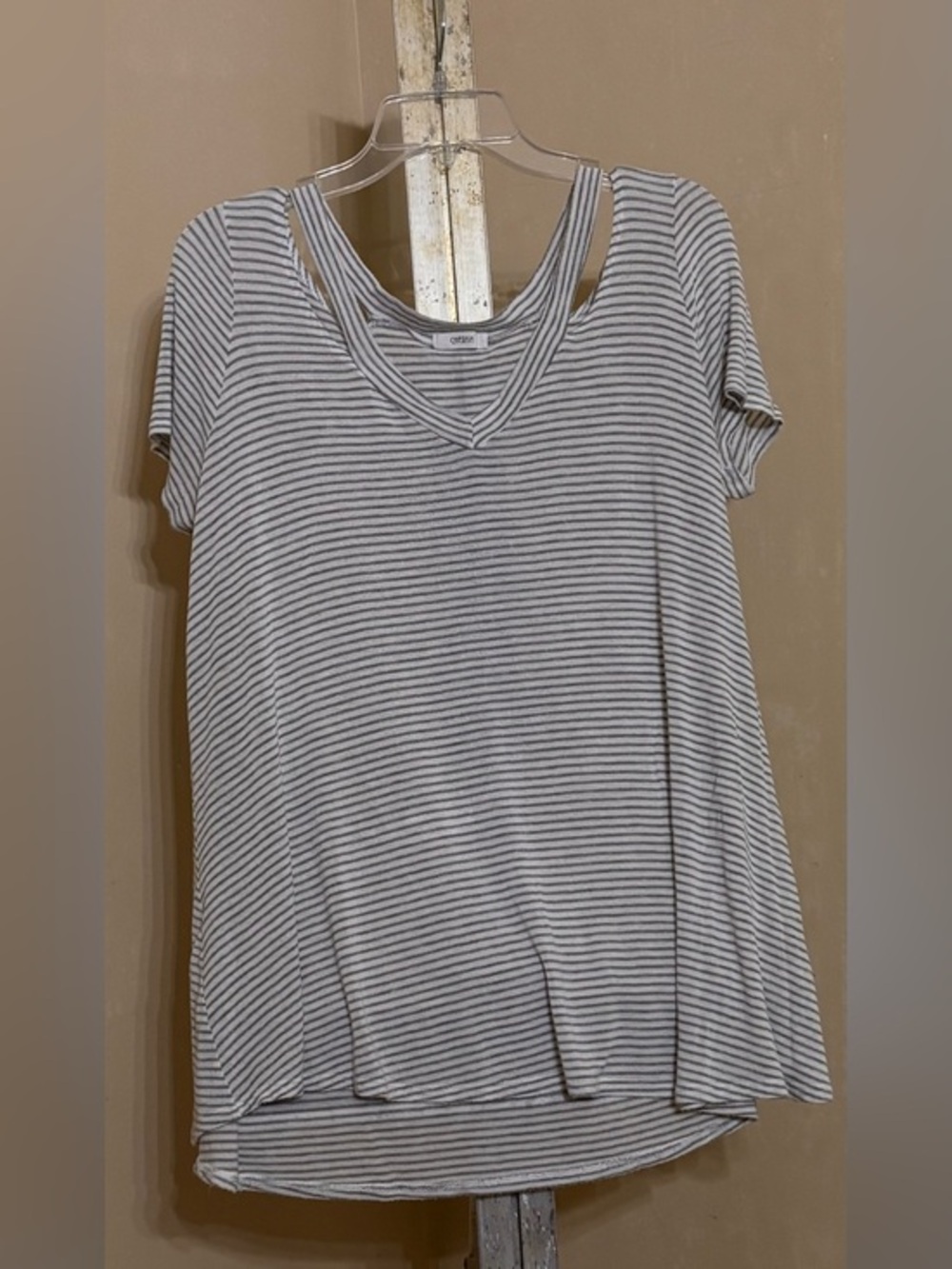 Cherish Light Gray and White Striped V-Neck Short Sleeve Tee Sz S
